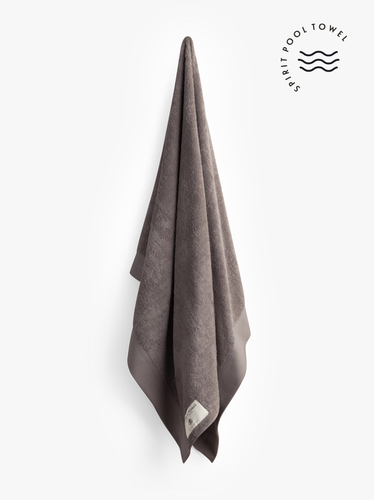 POOL HANDTUCH  - Ash Brown 100x200 cm in der Gruppe Badezimmer  / Pool/beach Badetuch bei Spirit of the Nomad International AB (400062)