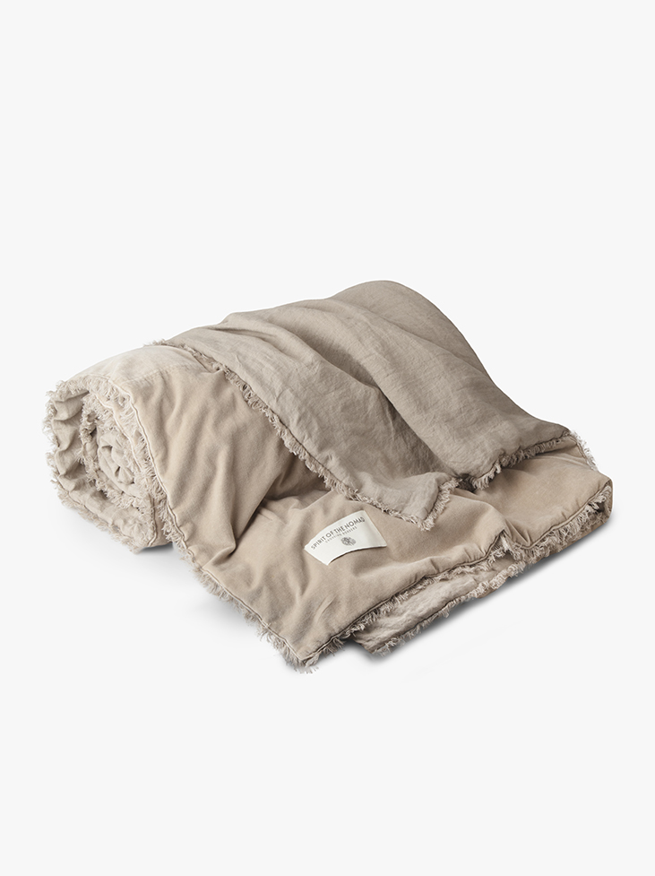 Spirit of the Nomad luxuriöse Tagesdecke Desert Beige