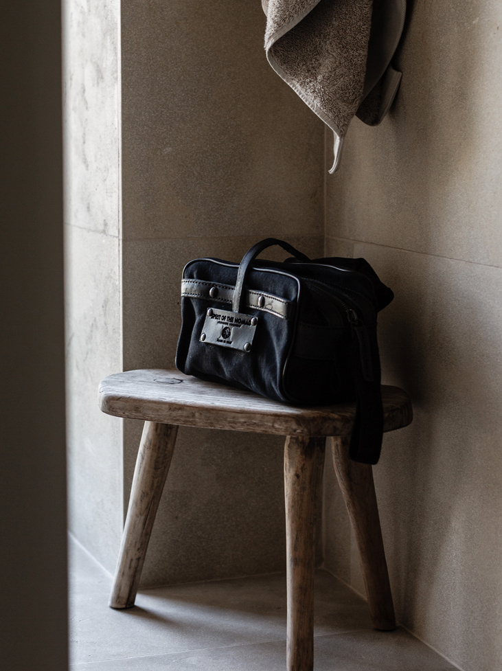 Nomad Toiletry Bag - Lava Grey