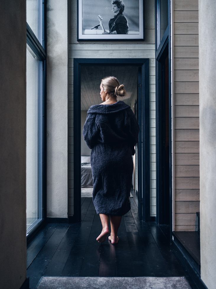 SPIRIT BADEMANTEL - Lava Grey