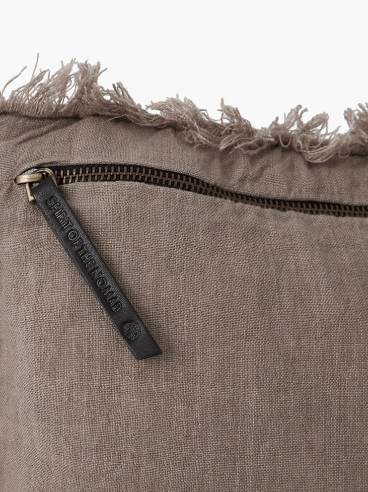 KISSENBEZUG EDLER SAMT & GEWASCHENES LEINEN - Ash Brown