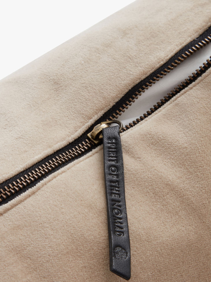 KISSENBEZUG EDLER SAMT -  Desert Beige